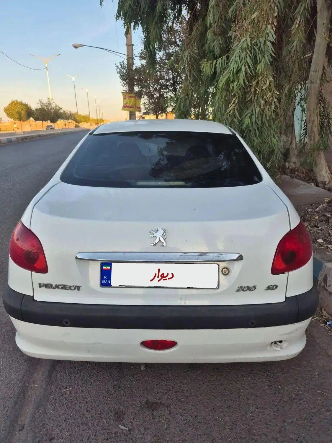 پژو ۲۰۶ صندوق دار v8 - 1396