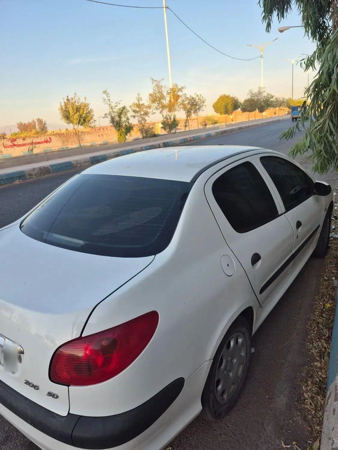 پژو ۲۰۶ صندوق دار v8 - 1396