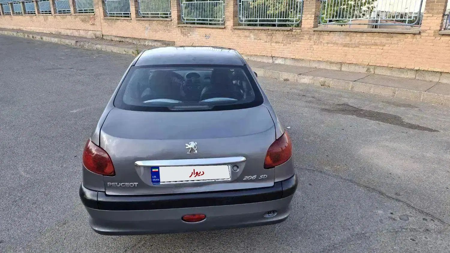پژو ۲۰۶ صندوق دار v8 - 1389
