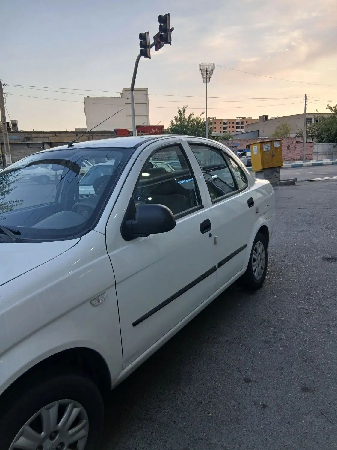 تیبا صندوق دار SX - 1400