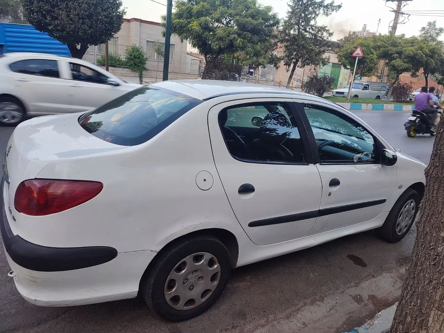پژو ۲۰۶ صندوق دار v8 - 1390