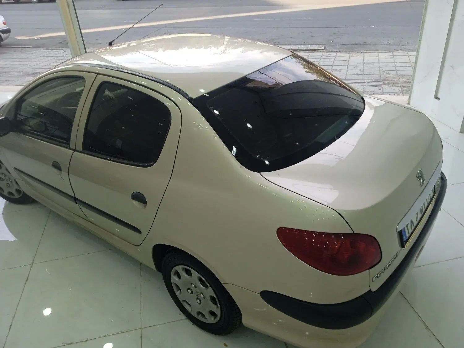 خودرو پژو، ۲۰۶ صندوق دار آگهی ann_20002147