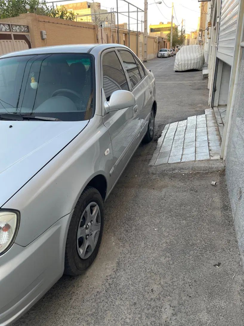 هیوندای ورنا دنده‌ ای - 1384