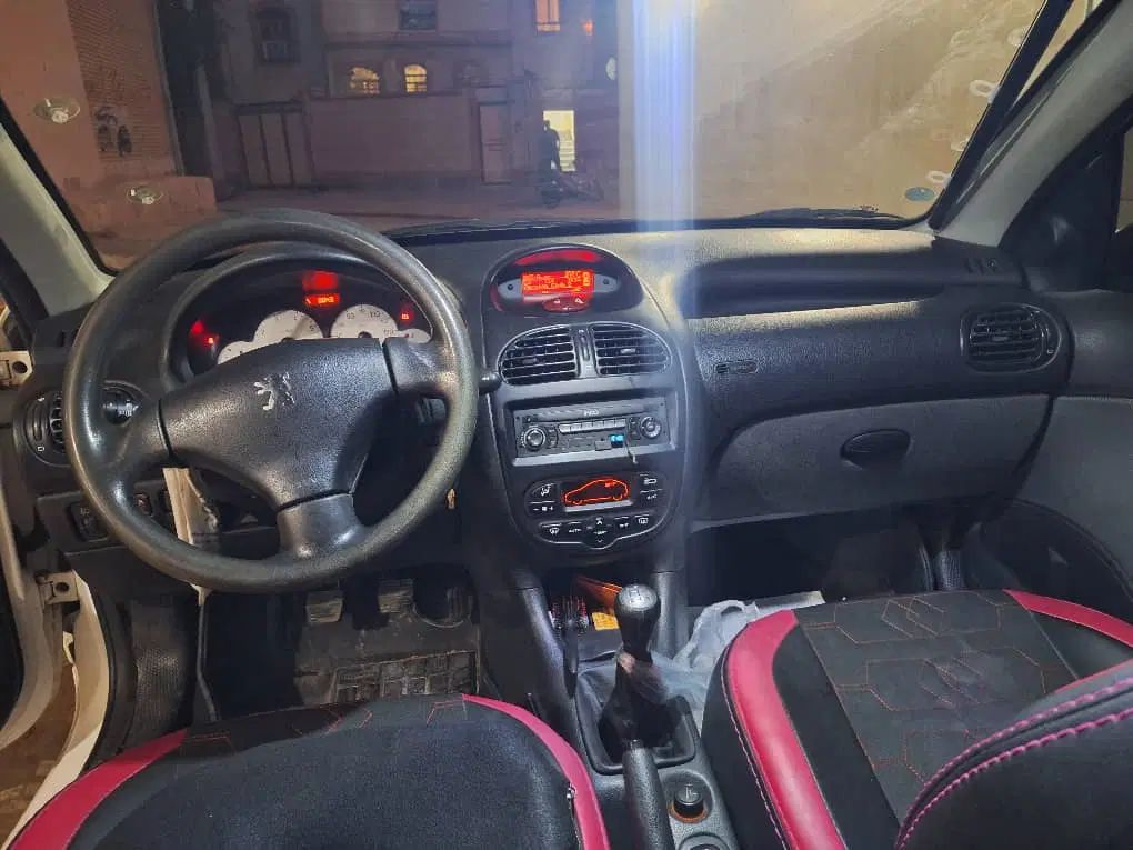 پژو ۲۰۶ صندوق دار v8 - 1399