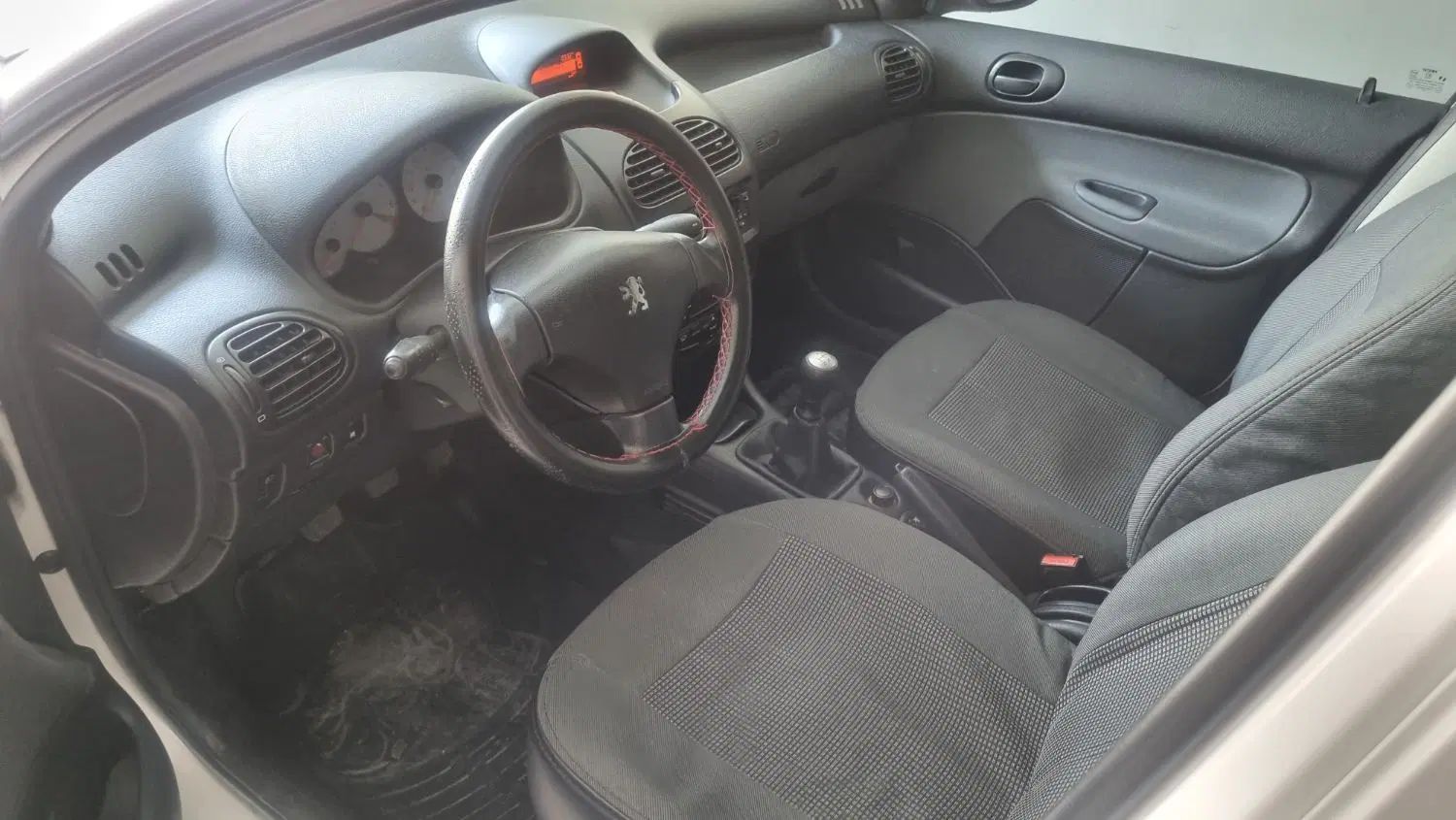 پژو ۲۰۶ صندوق دار v8 - 1397