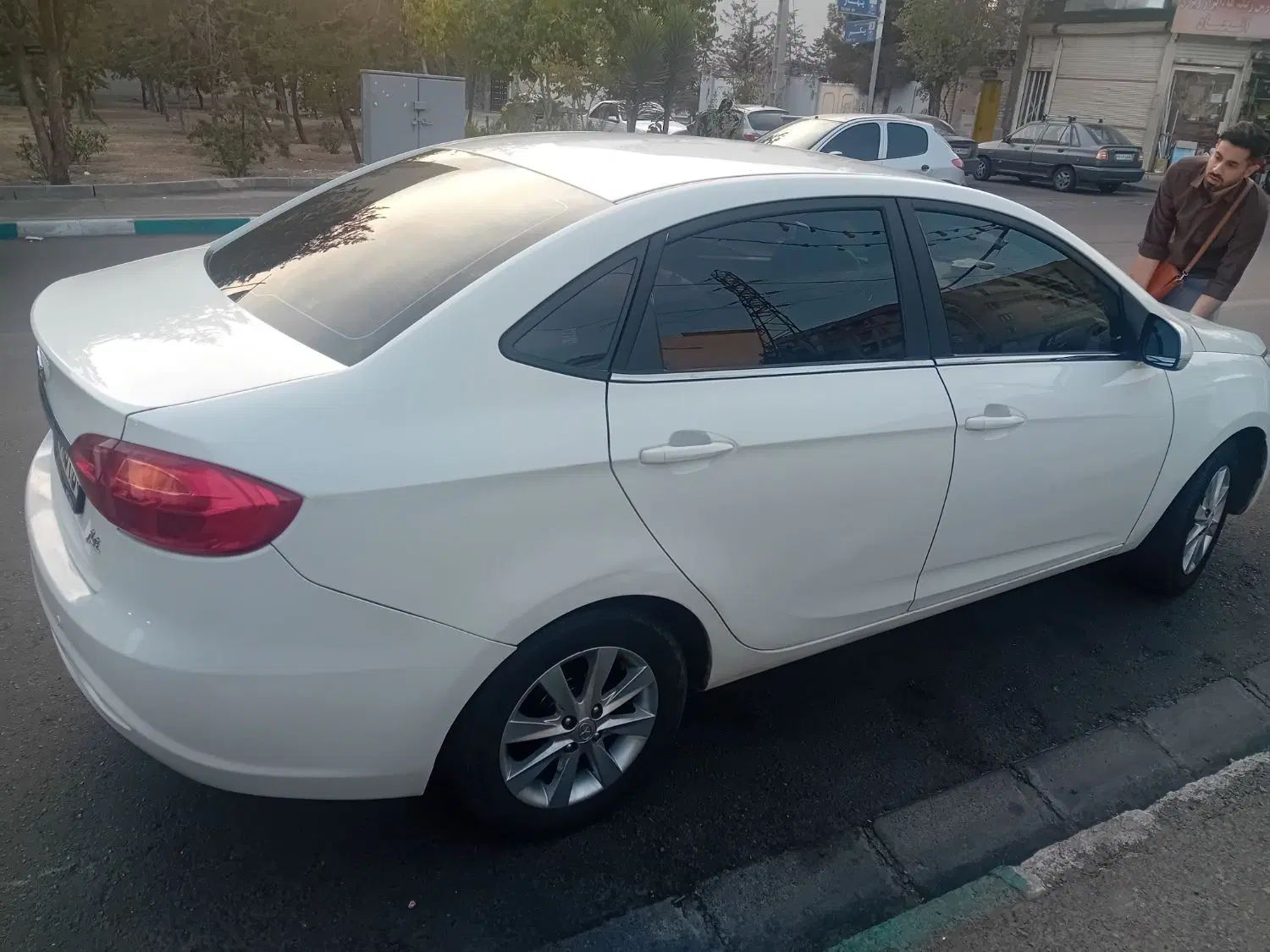 جک J4 اتوماتیک ساده - 1399