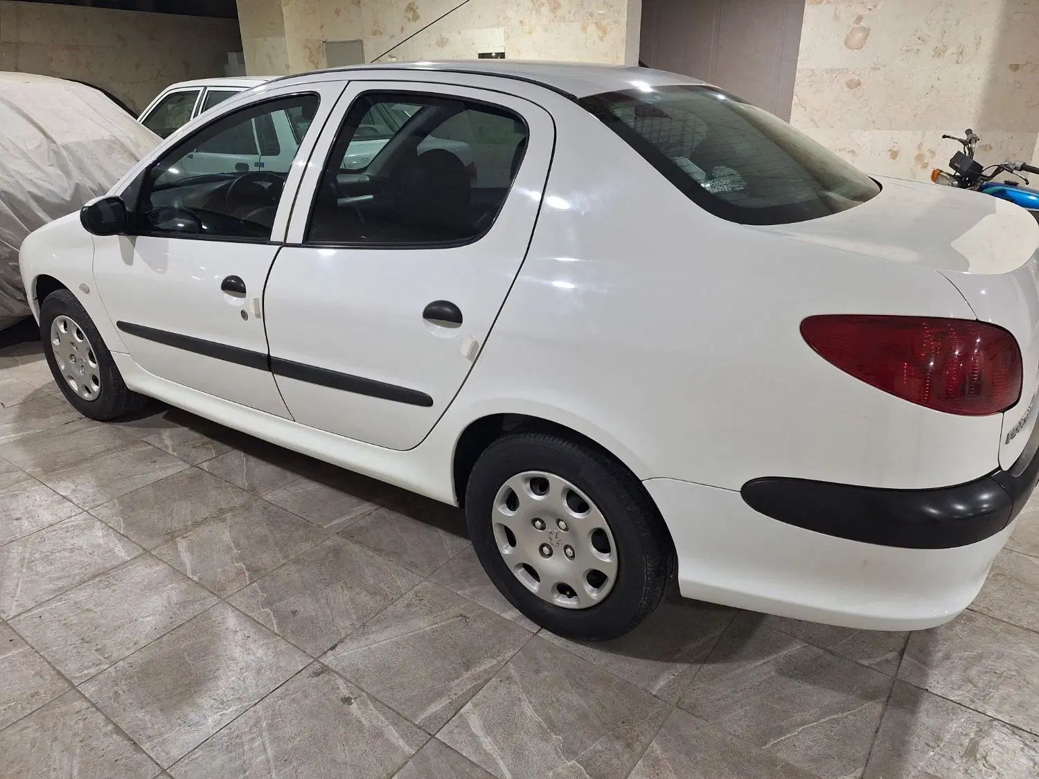 پژو ۲۰۶ صندوق دار v8 - 1397