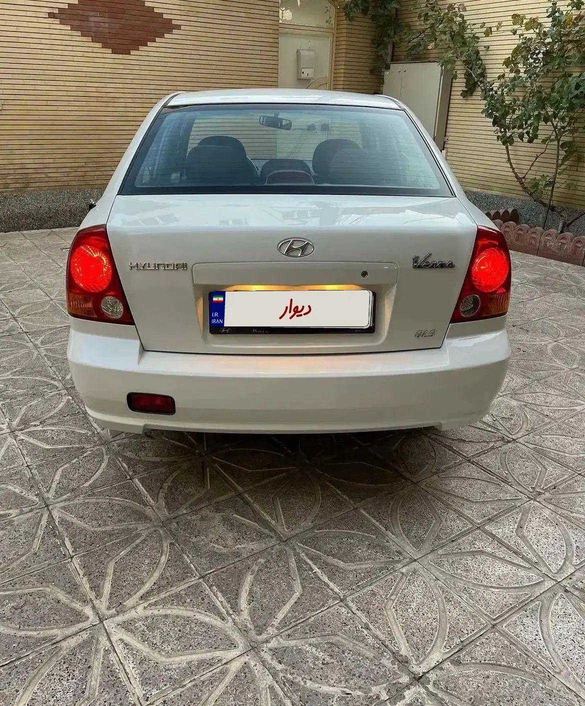 هیوندای ورنا دنده‌ ای - 1384