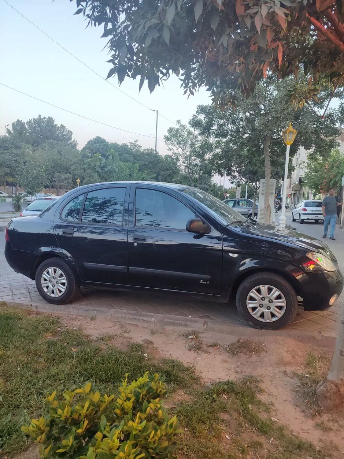 تیبا صندوق دار SX - 1393