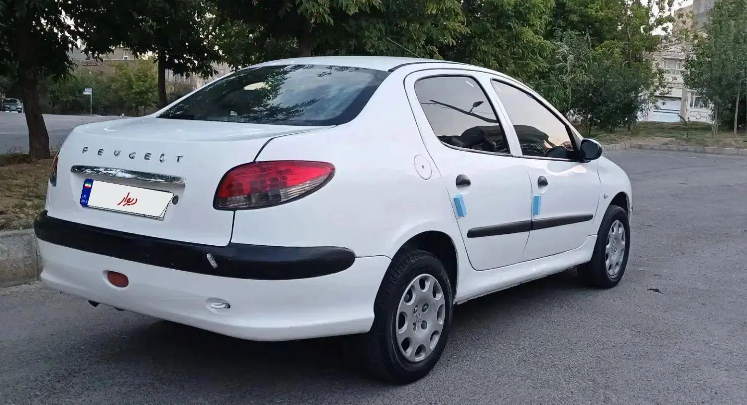 پژو ۲۰۶ صندوق دار v8 - 1392