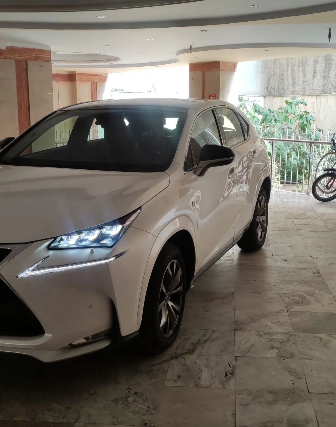 لکسوس NX 200T توربو - 2017