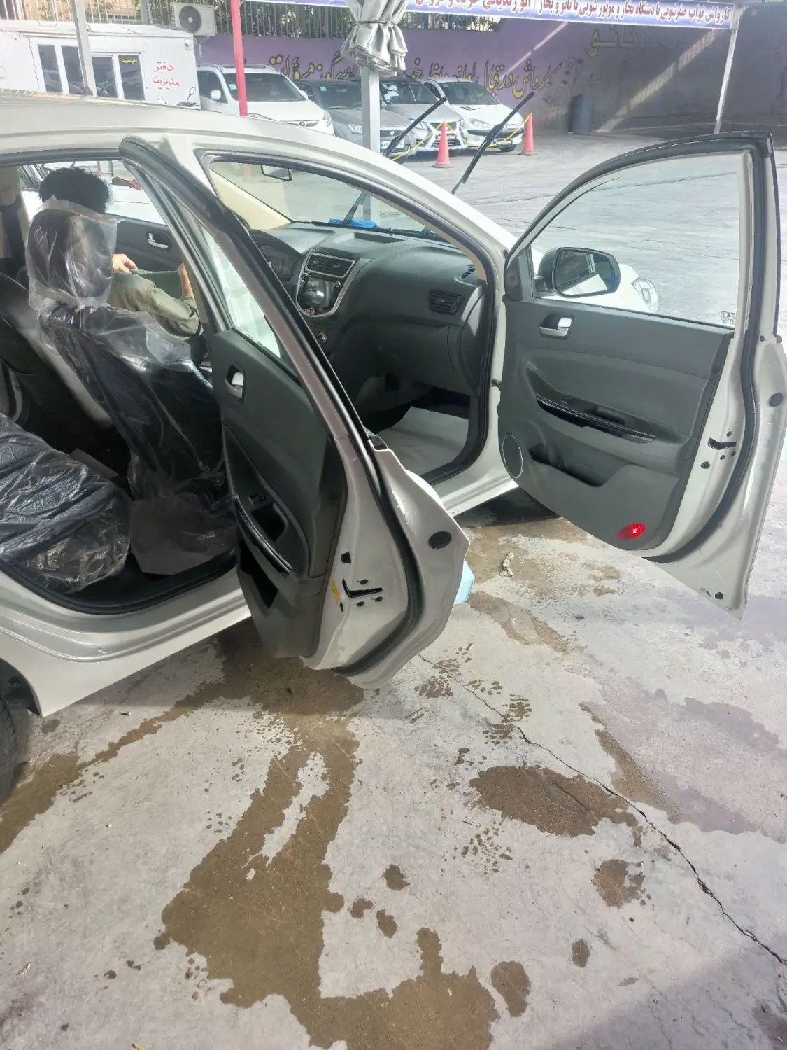 جک J4 اتوماتیک ساده - 1403