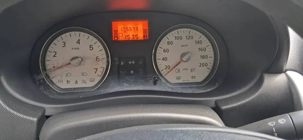 رنو ساندرو اتوماتیک - 1395