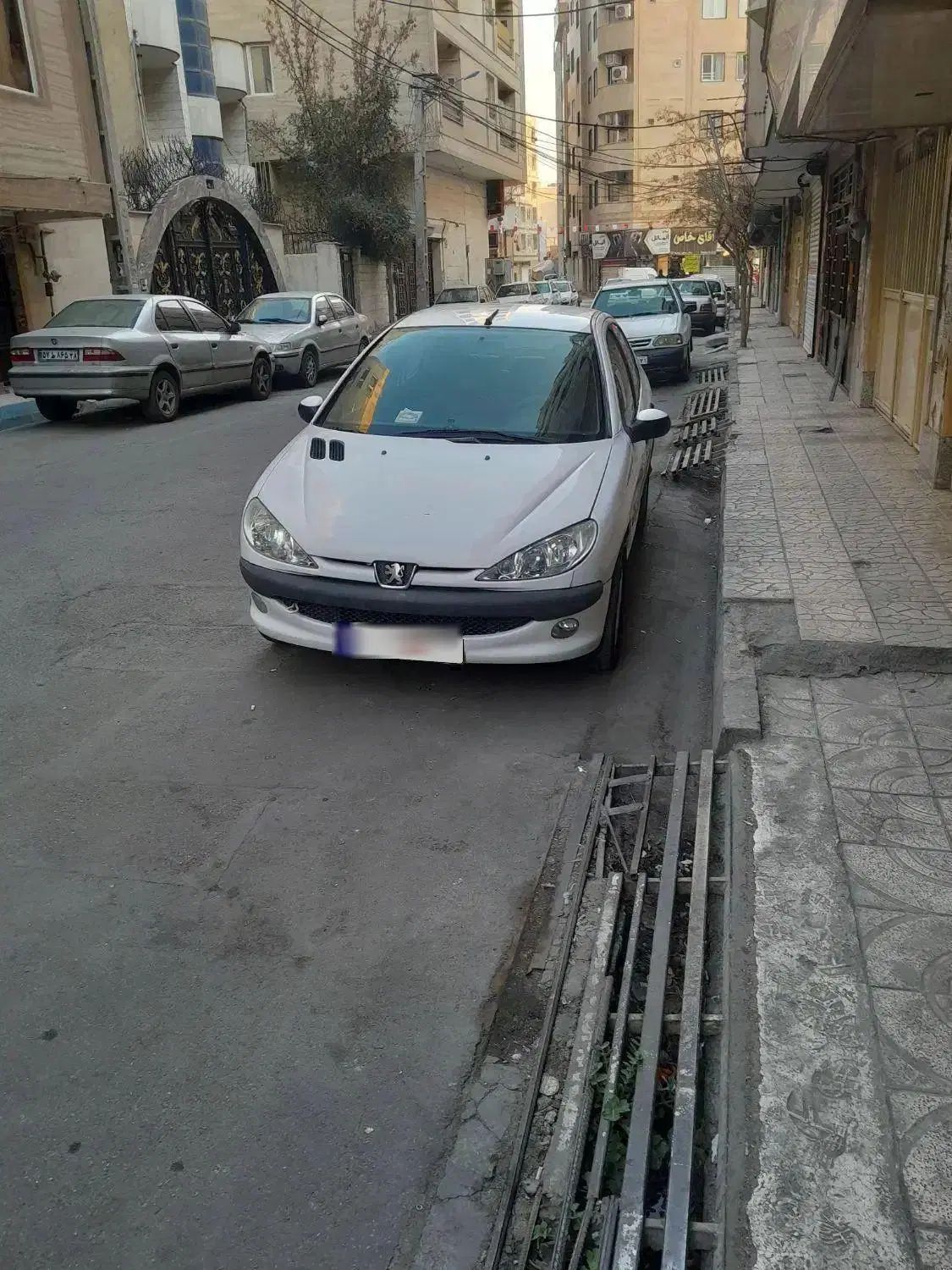 پژو ۲۰۶ صندوق دار v8 - 1390