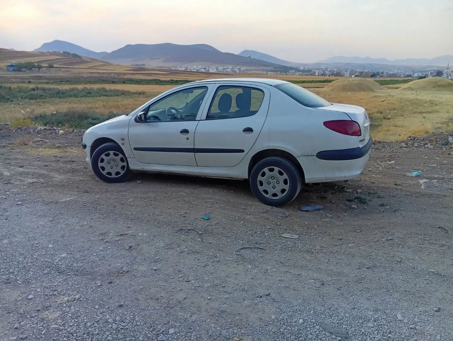 پژو ۲۰۶ صندوق دار v8 - 1390