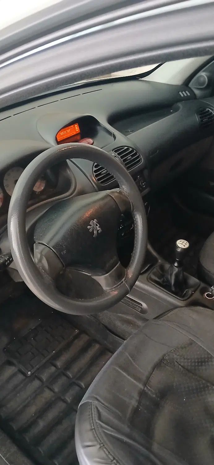 پژو ۲۰۶ صندوق دار v8 - 1396