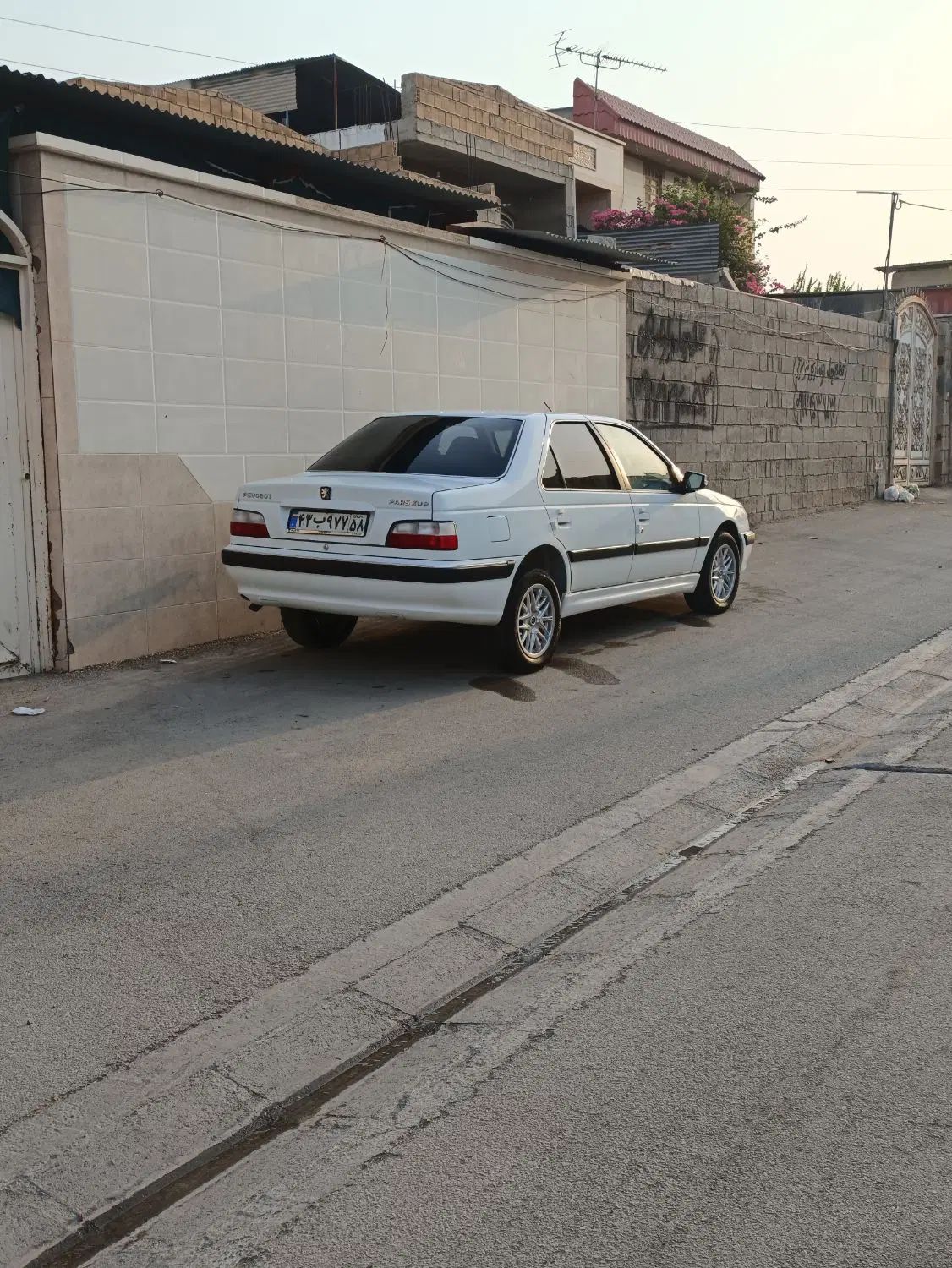 پژو پارس XU7P - 1402