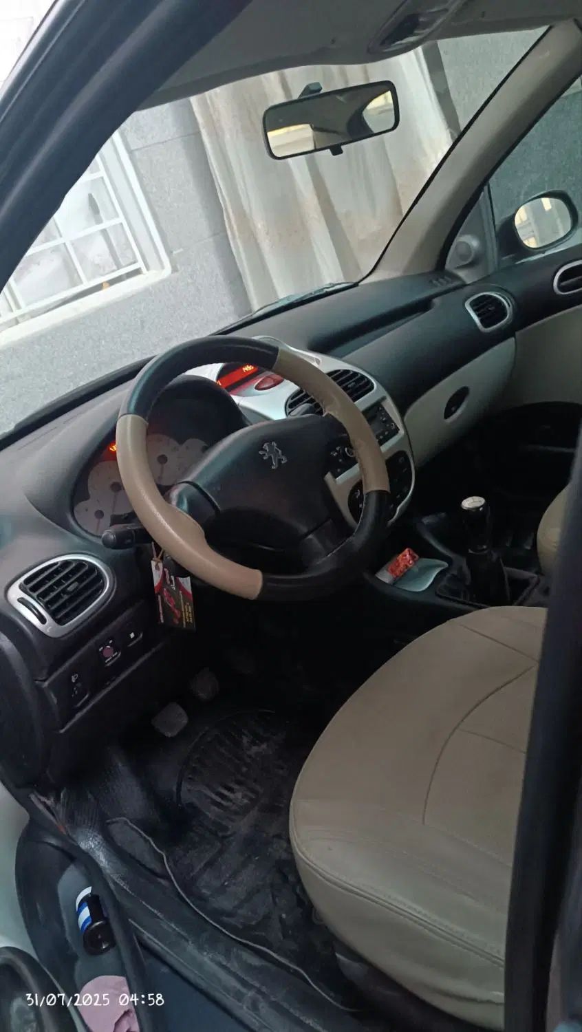 پژو ۲۰۶ صندوق دار v8 - 1390