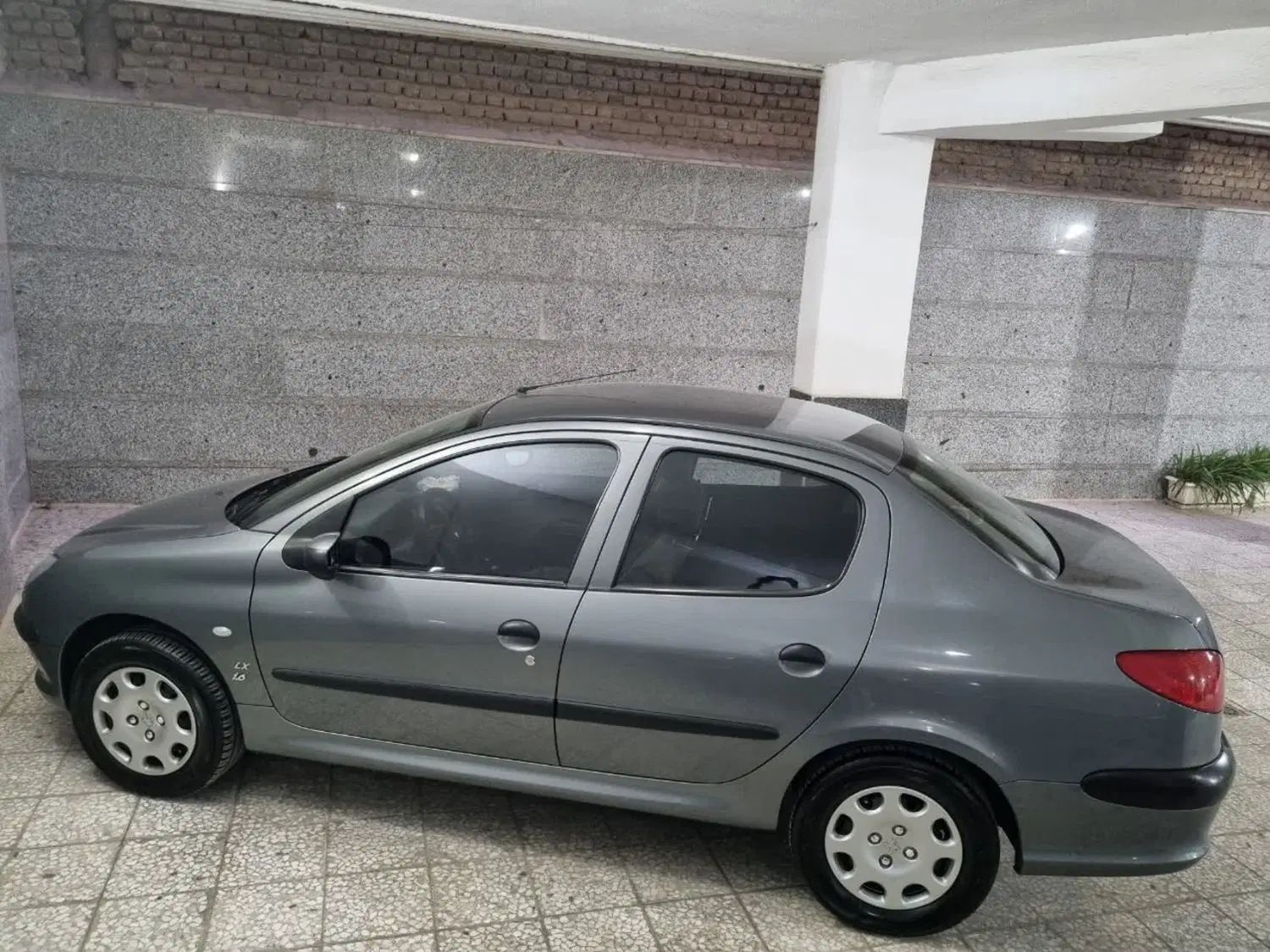 پژو ۲۰۶ صندوق دار v8 - 1395