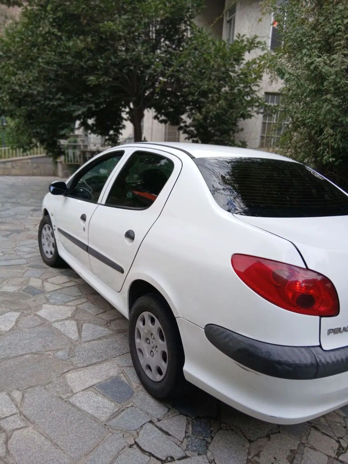 پژو ۲۰۶ صندوق دار v8 - 1394