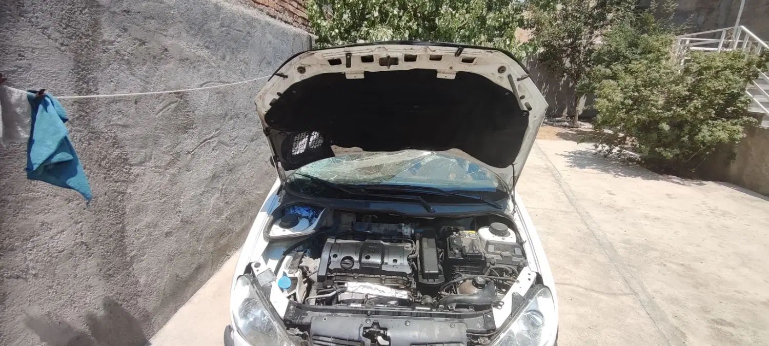 پژو ۲۰۶ صندوق دار v8 - 1393