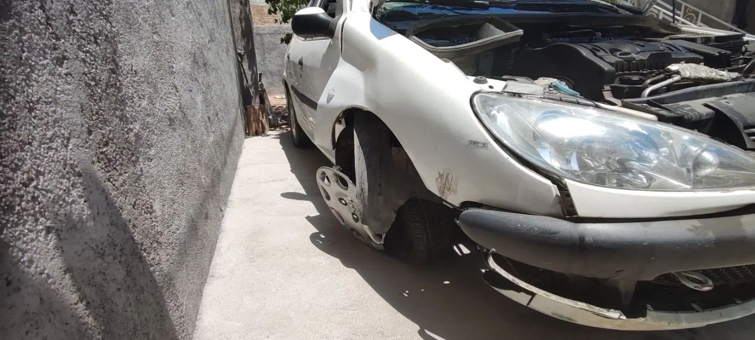پژو ۲۰۶ صندوق دار v8 - 1393