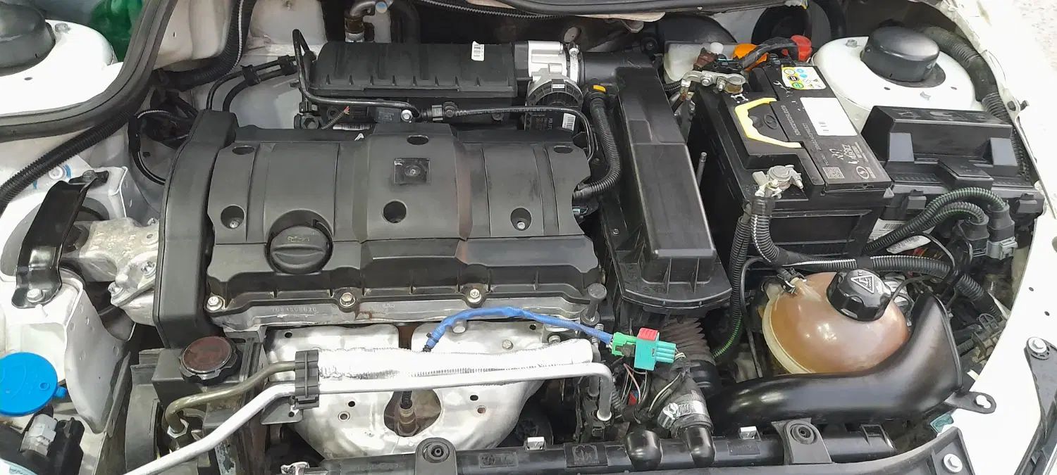 پژو ۲۰۶ صندوق دار v8 - 1396