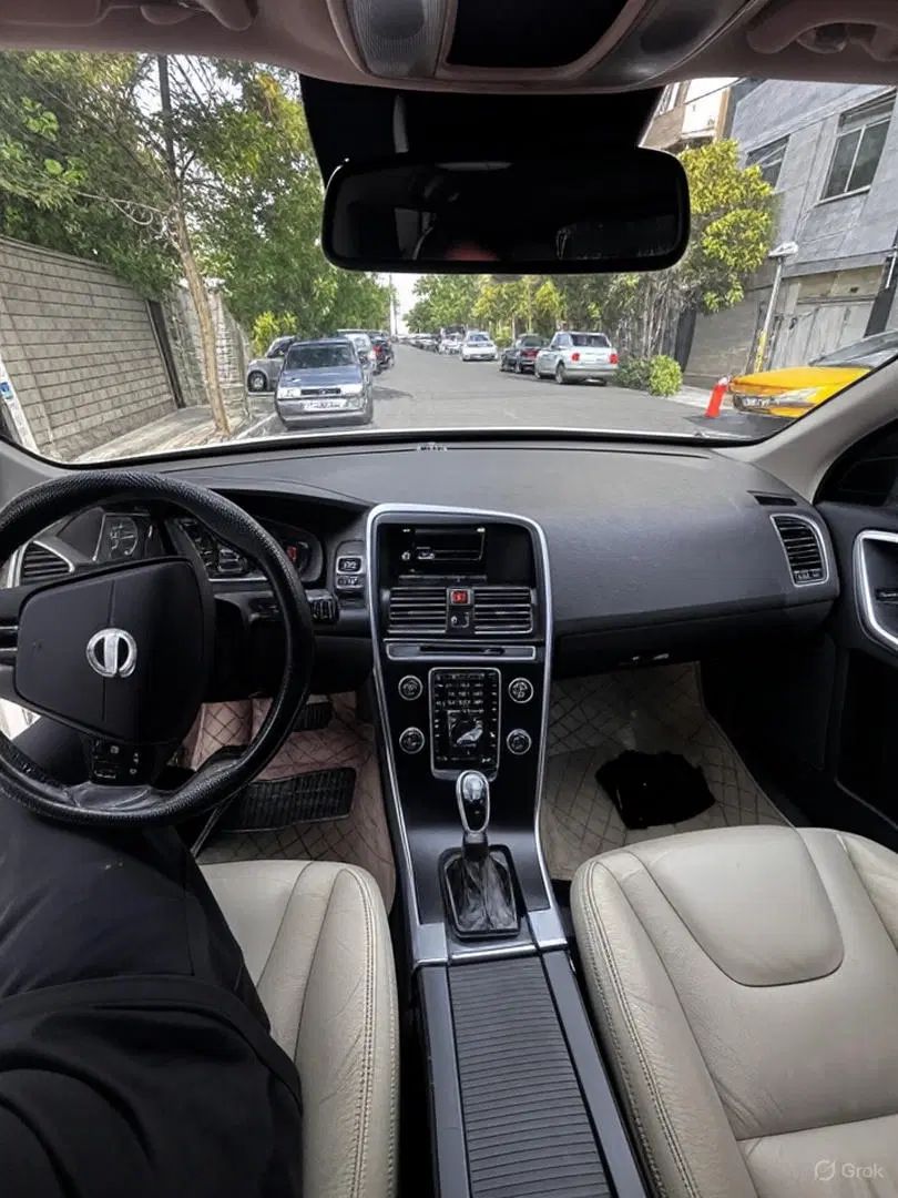 ولوو XC60 SELUX - 2014