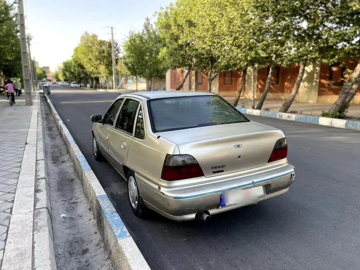 دوو سیلو سدان - 1379