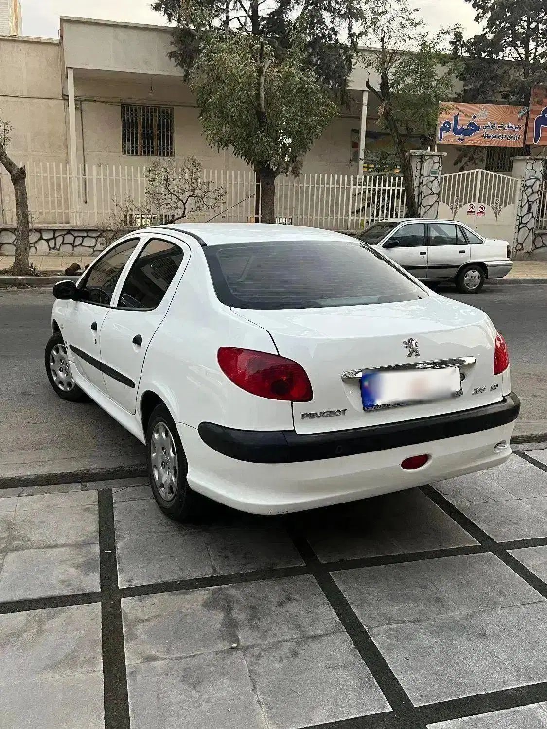 پژو 206 تیپ 5 - 1396
