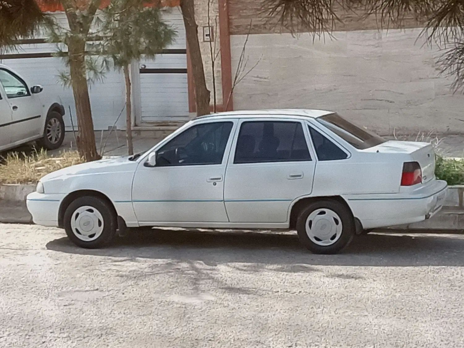 دوو سیلو سدان - 1379