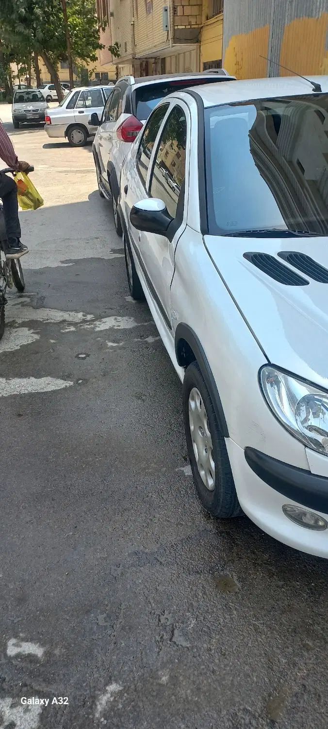 پژو ۲۰۶ صندوق دار v8 - 1391