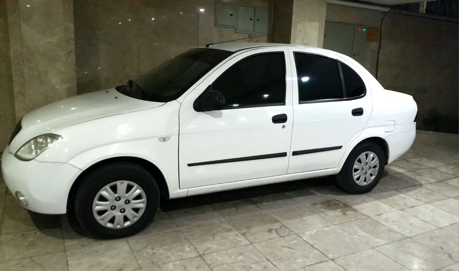 تیبا صندوق دار SX - 1401
