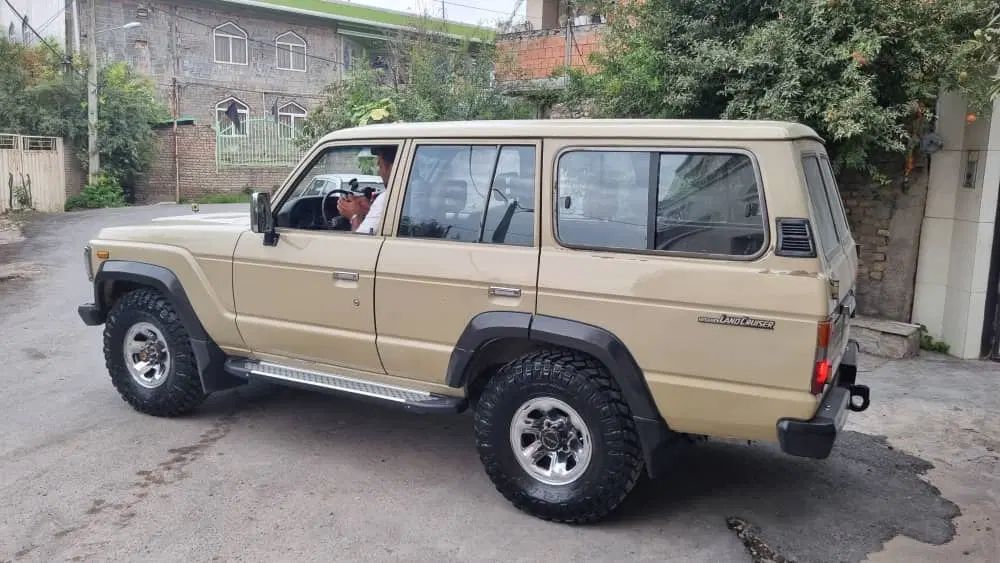 تویوتا لندکروز VXR نسل ۵ - 1988
