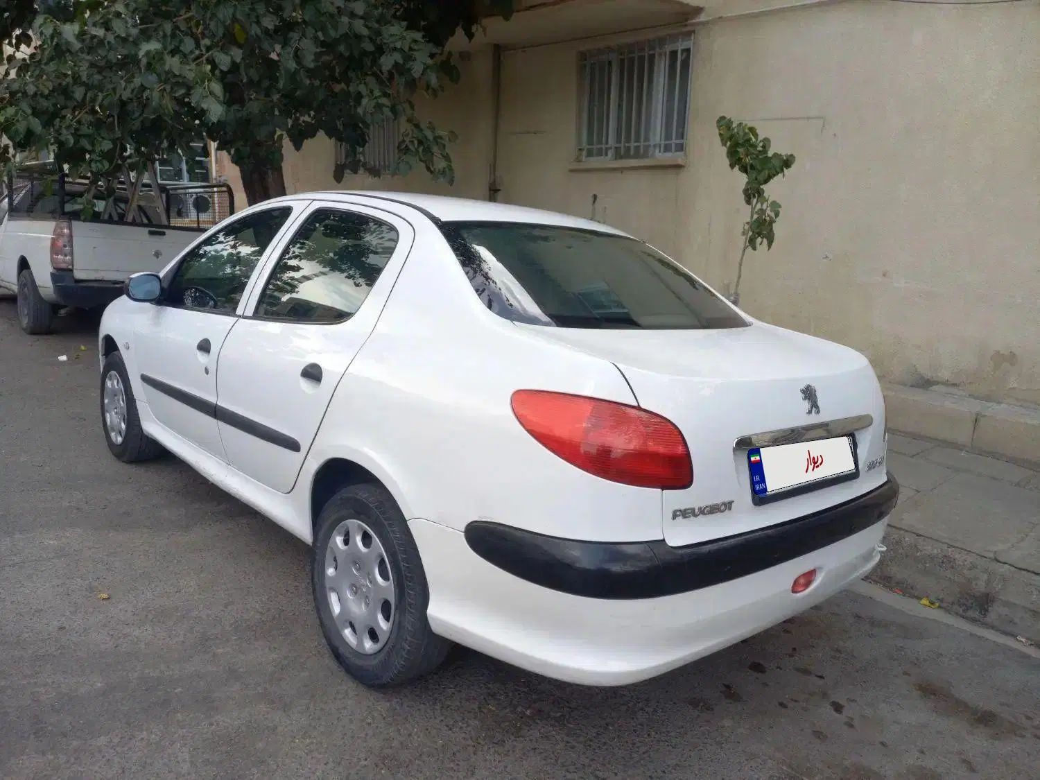 پژو ۲۰۶ صندوق دار v8 - 1389