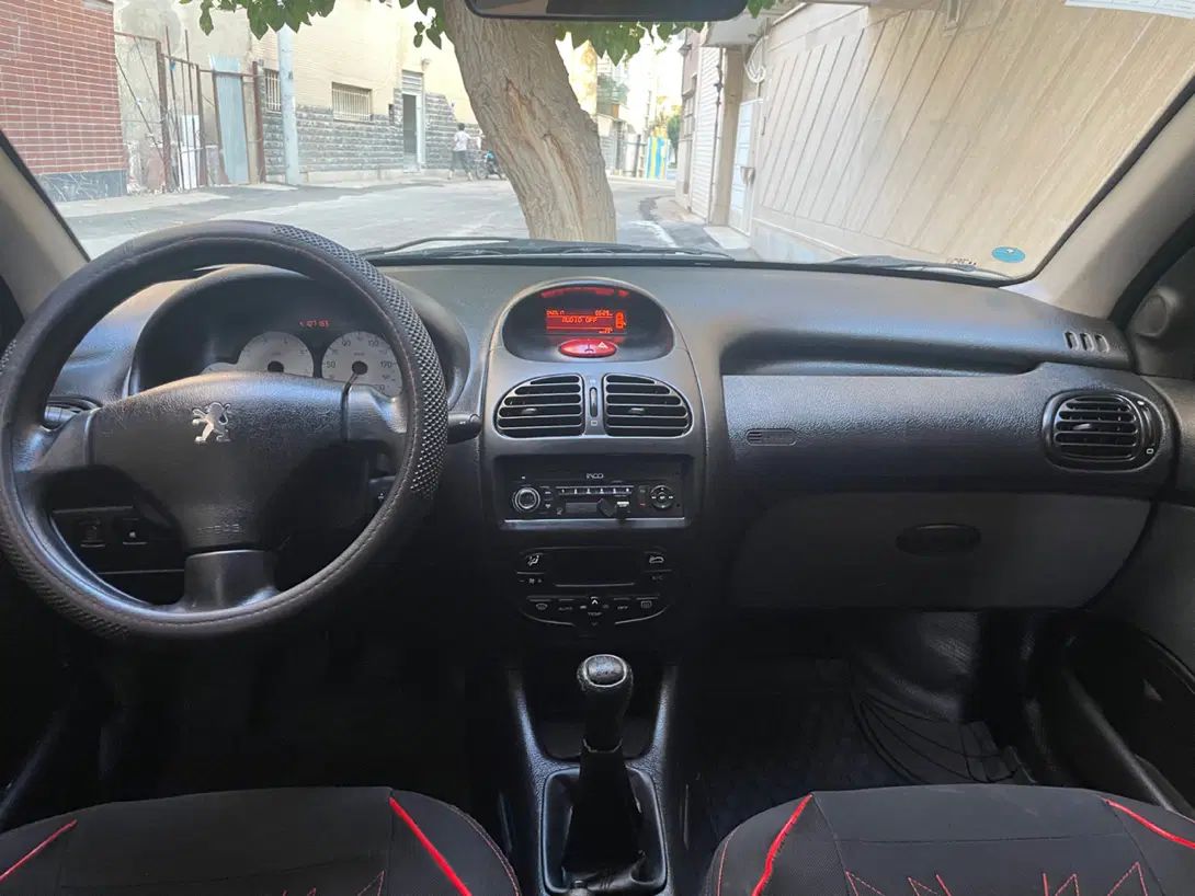 پژو ۲۰۶ صندوق دار v8 - 1399