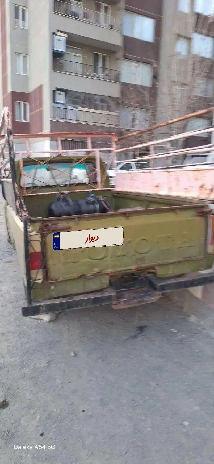 تویوتا کمری XLE - 1402