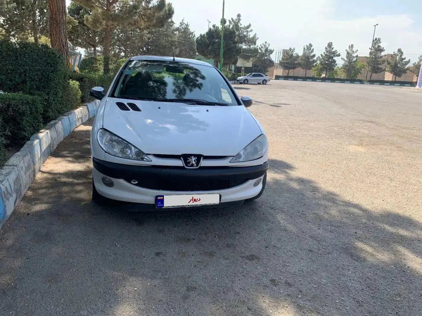 پژو ۲۰۶ صندوق دار v8 - 1395
