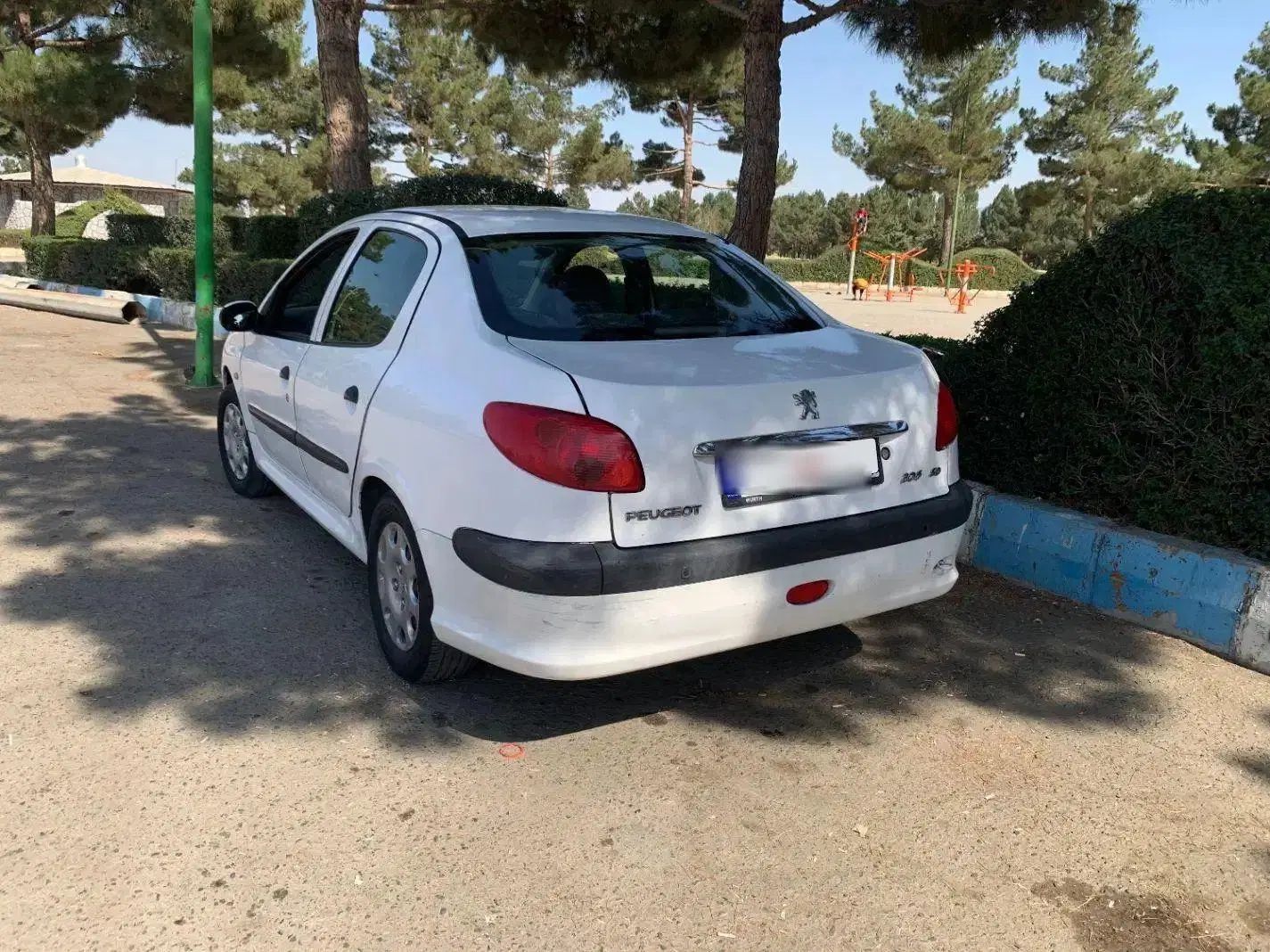 پژو ۲۰۶ صندوق دار v8 - 1395