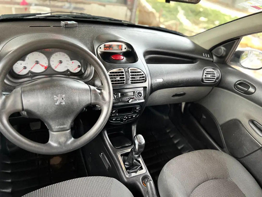 پژو ۲۰۶ صندوق دار v8 - 1399
