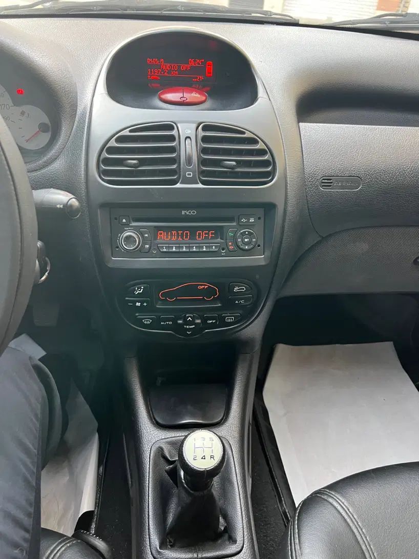 پژو ۲۰۶ صندوق دار v8 - 1396
