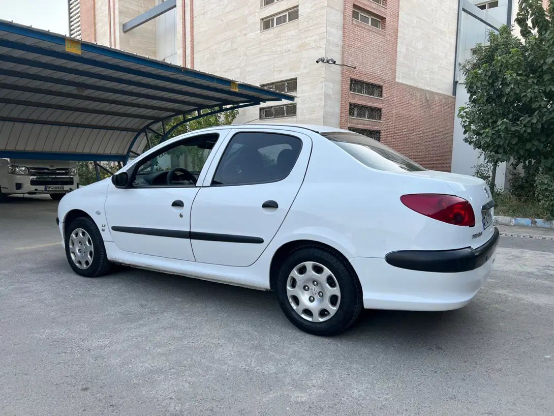 خودرو پژو، ۲۰۶ صندوق دار آگهی ann_20012060