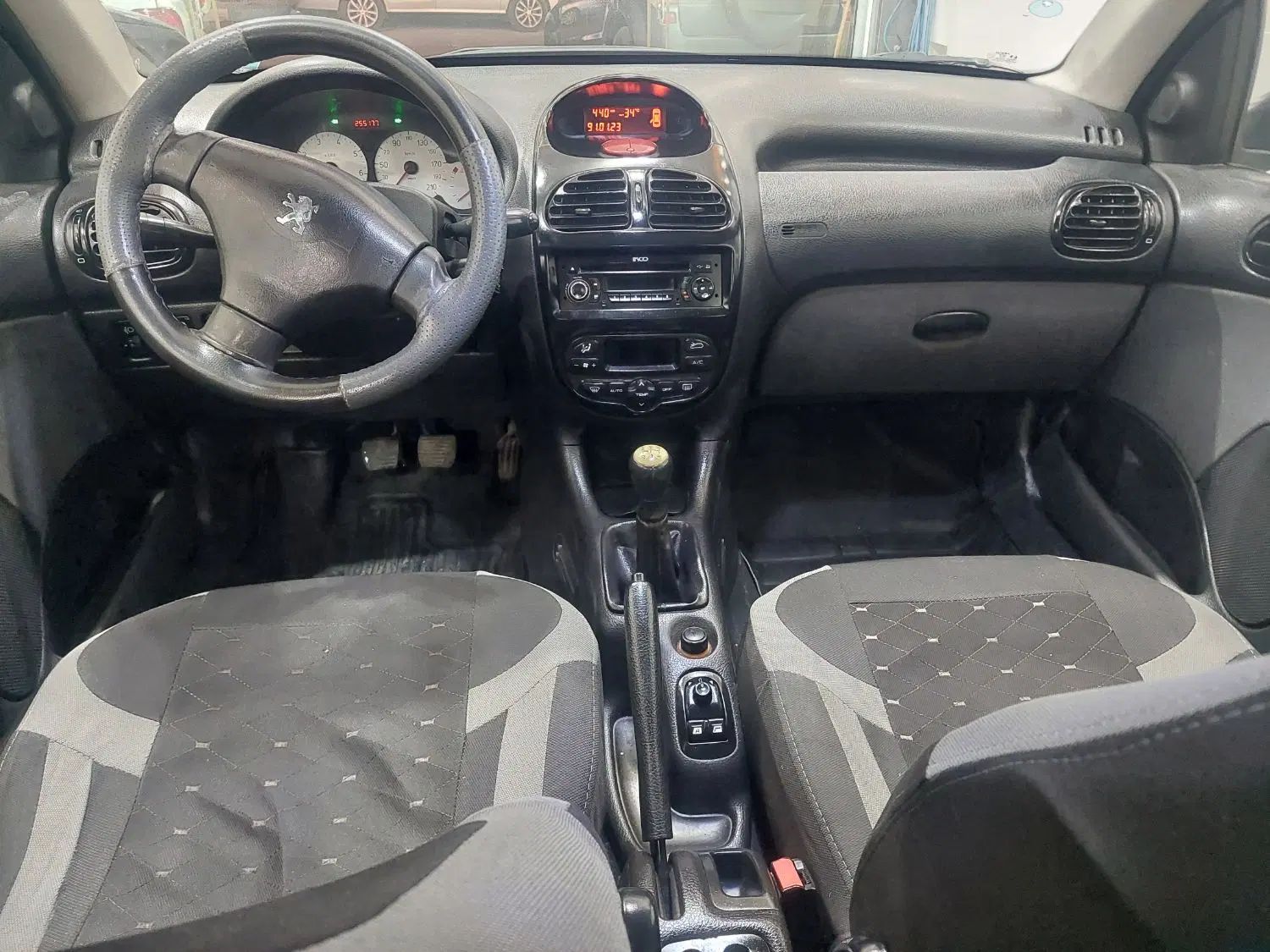 پژو ۲۰۶ صندوق دار v8 - 1393