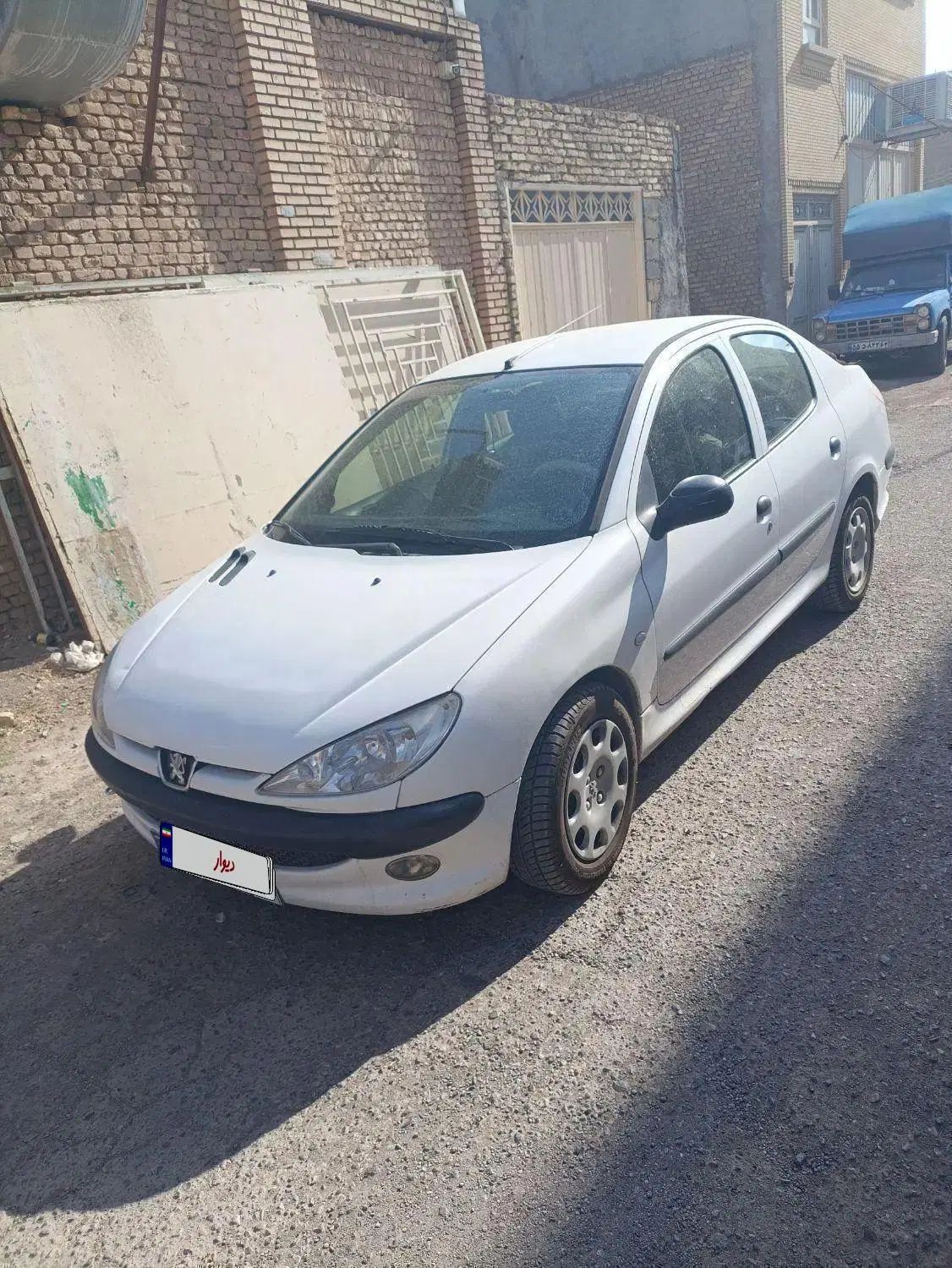 پژو ۲۰۶ صندوق دار v8 - 1393