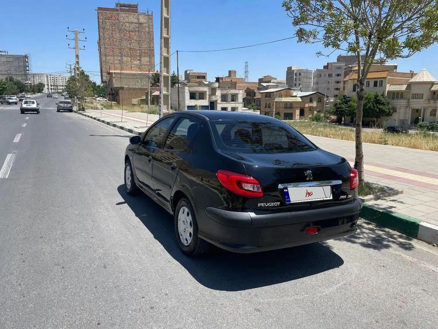 پژو ۲۰۶ صندوق دار v8 - 1397