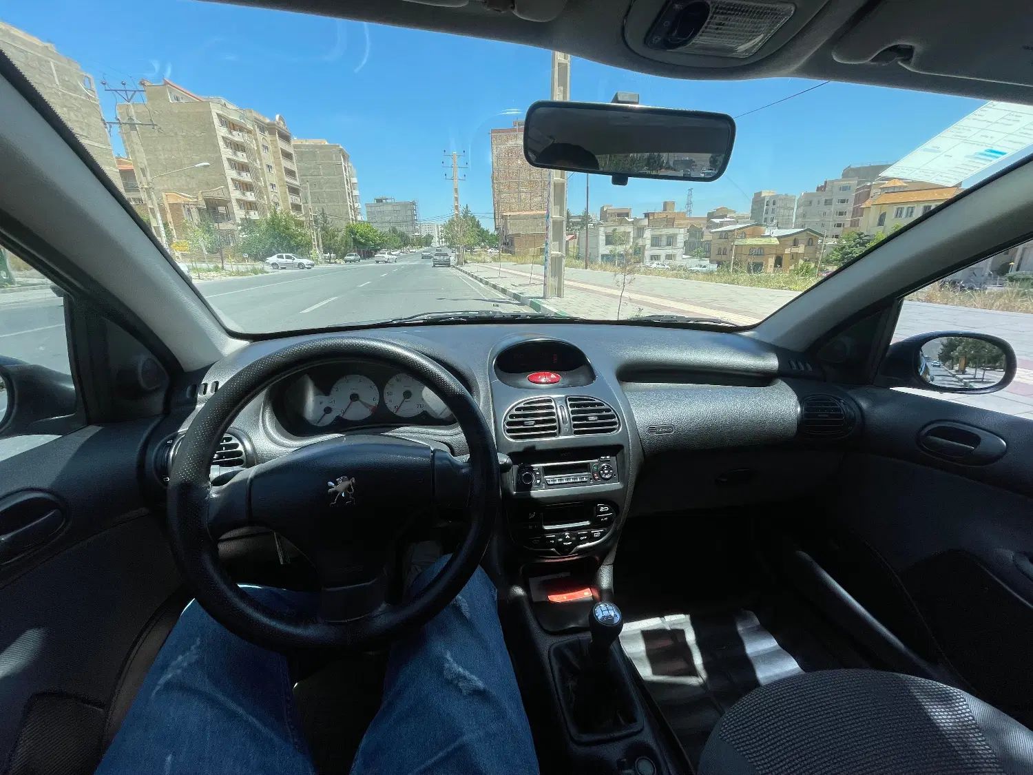پژو ۲۰۶ صندوق دار v8 - 1397
