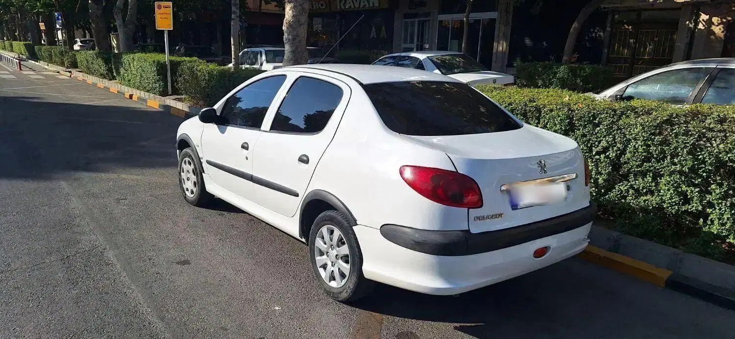 پژو ۲۰۶ صندوق دار v8 - 1395