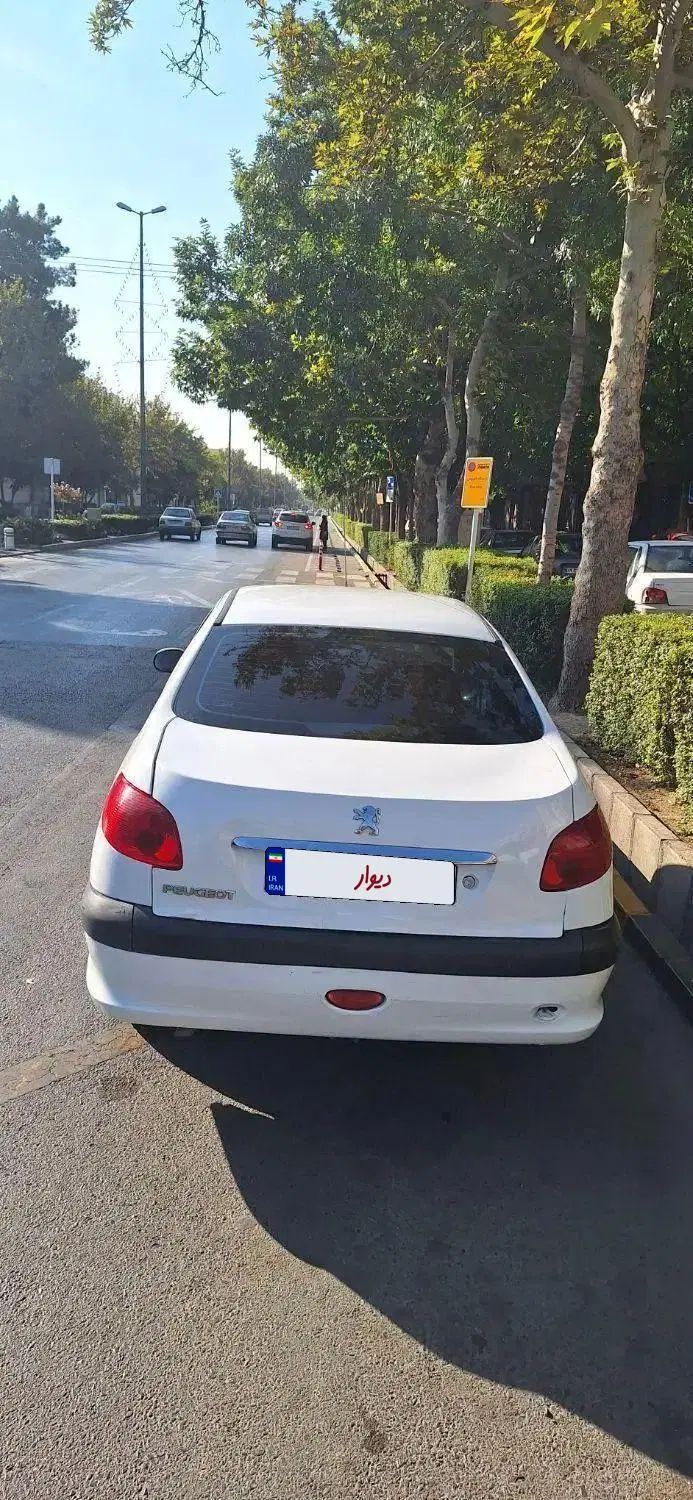 پژو ۲۰۶ صندوق دار v8 - 1395