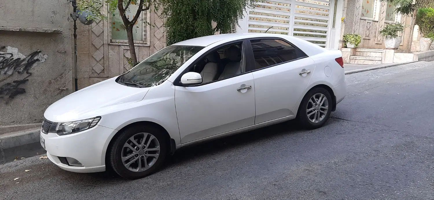 کیا سراتو 2.0 لیتر اتوماتیک GT لاین - 2016