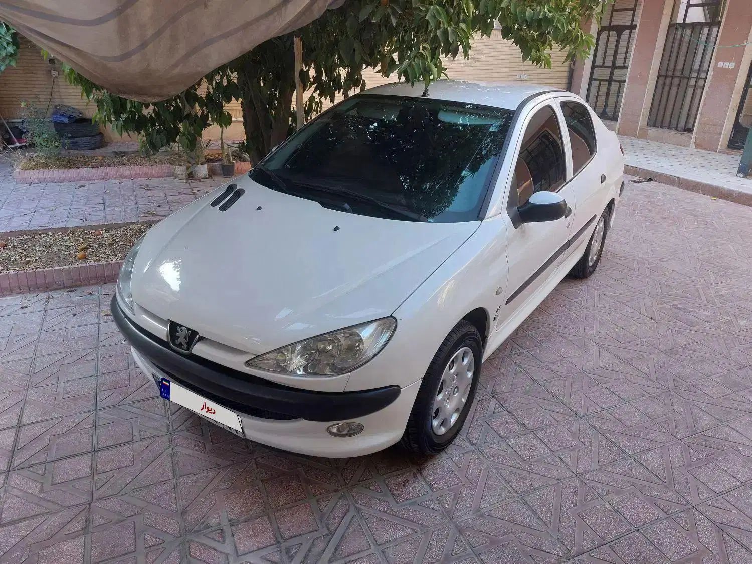 پژو ۲۰۶ صندوق دار v8 - 1397